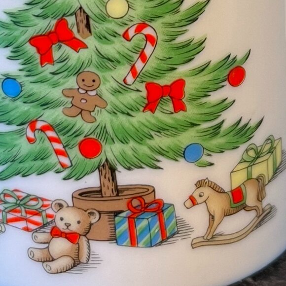 Vintage HOLIDAY HOSTESS Christmas Tree and Mistletoe Ceramic Mug ~ Made in Japan - Picture 3 of 9